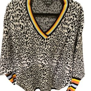 J.NNA Women’s Small Black and tan animal print sweater !!